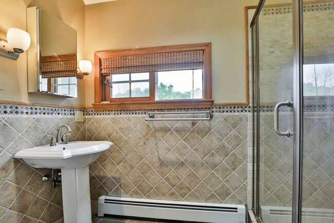 Building Photo - 24 Browns Ln
