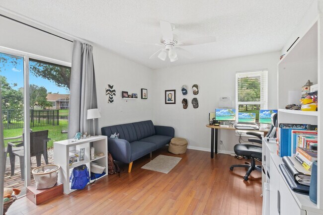 Building Photo - 1007 Spoonbill Cir