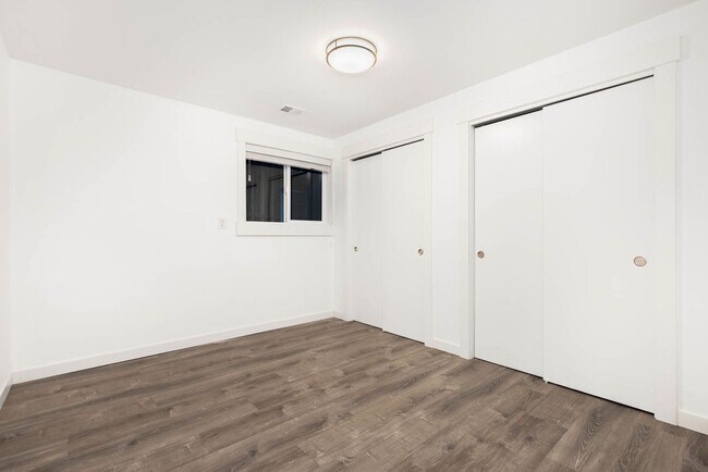 Building Photo - 1014 Crest Pl