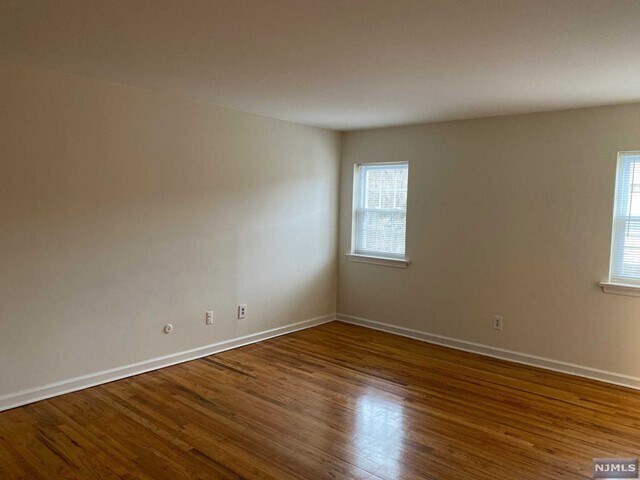 Building Photo - 522 Maple Ave