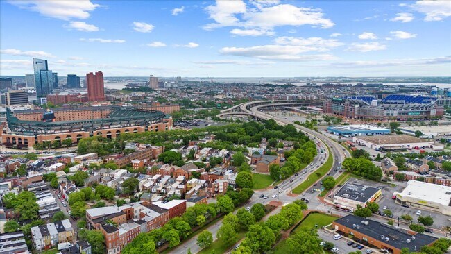 Building Photo - 656 Washington Blvd