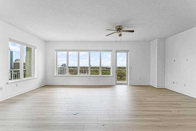 Building Photo - Sanctuary 1101