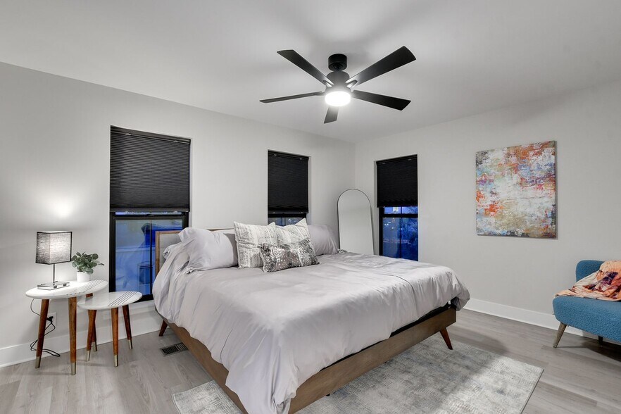 King Size Beds in both rooms - 1013 Park Ave