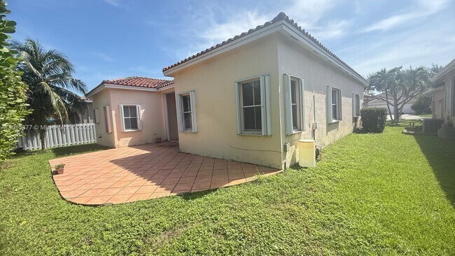 Building Photo - 3654 SW 162nd Ave