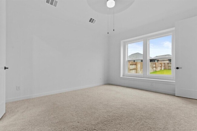 Building Photo - 547 Billowing Way