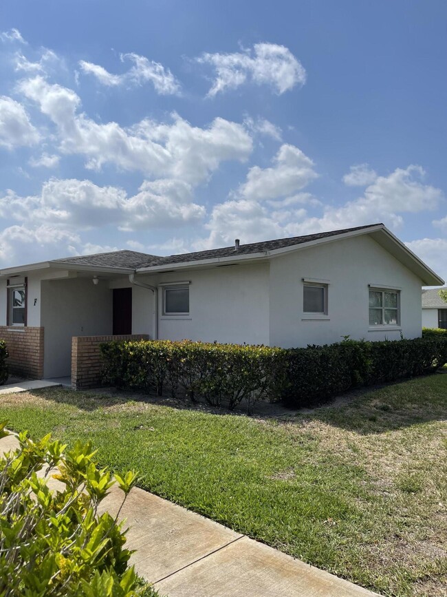 Building Photo - 2731 Emory Dr W