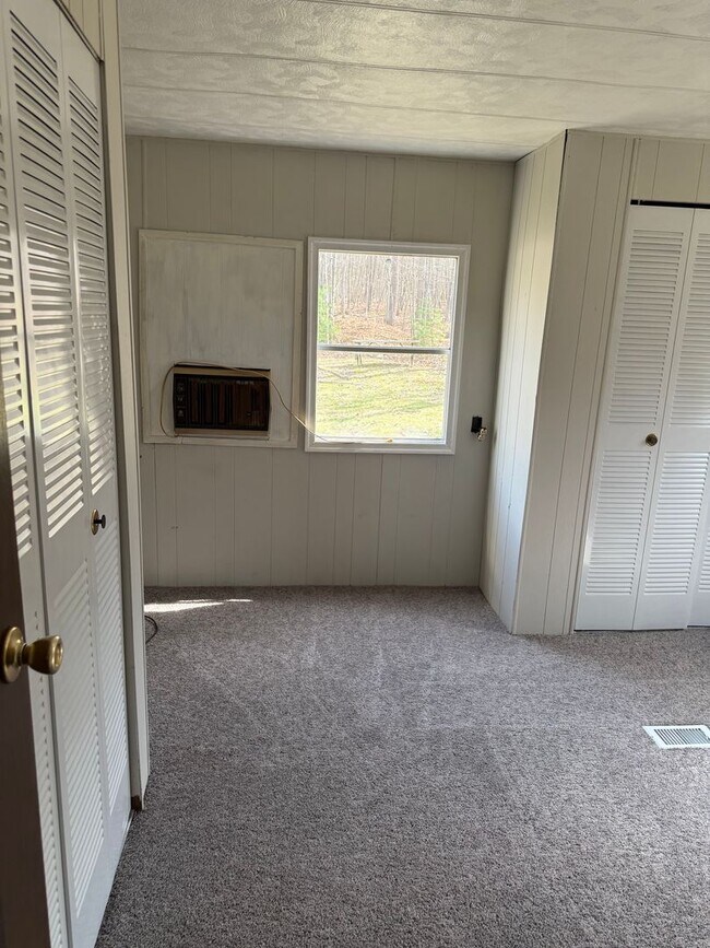 Building Photo - 14 Peach Orchard Rd