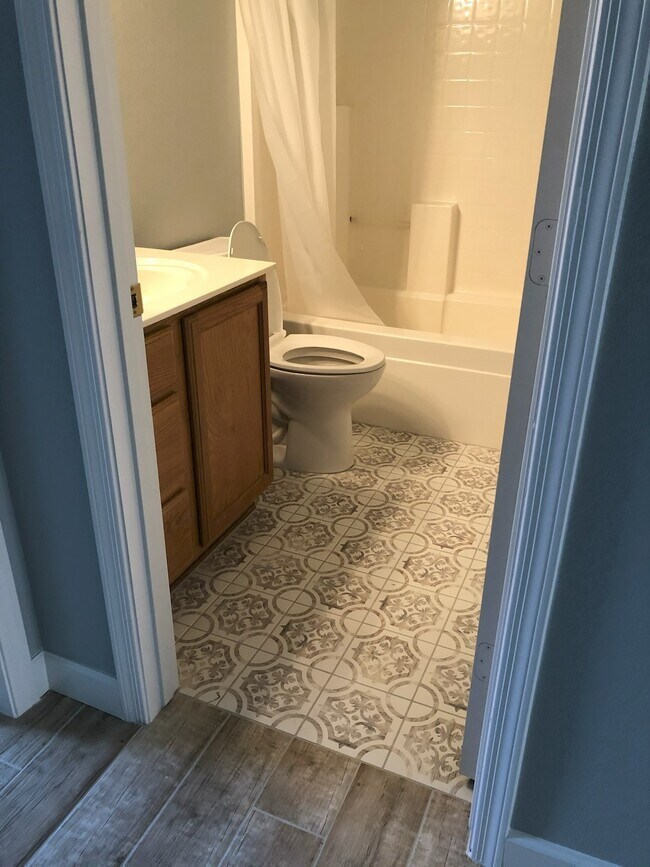 Building Photo - 13677 W Ocotillo Ln