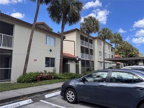 Building Photo - 470 S Park Rd