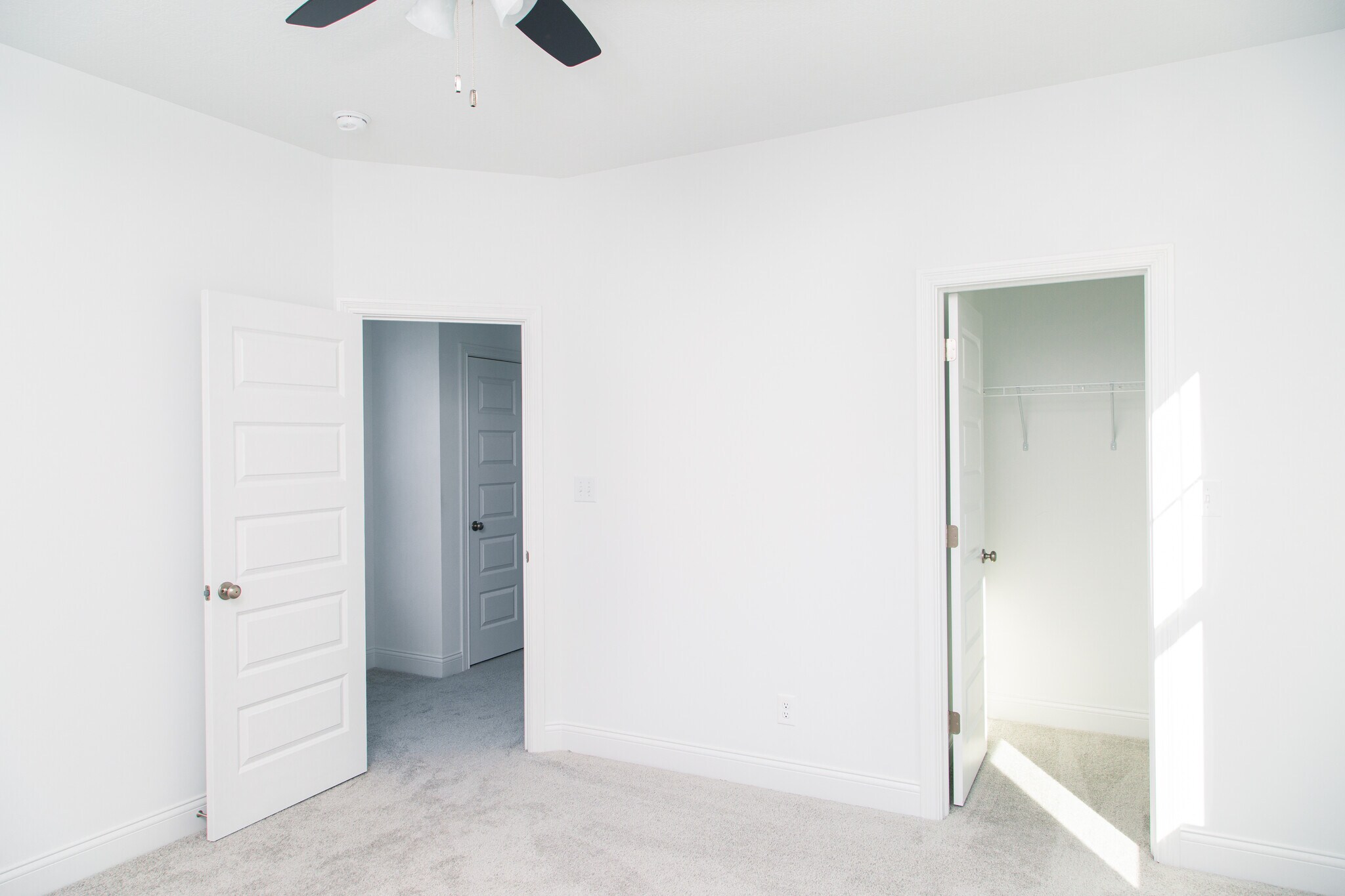 Building Photo - 14275 Larson Dr