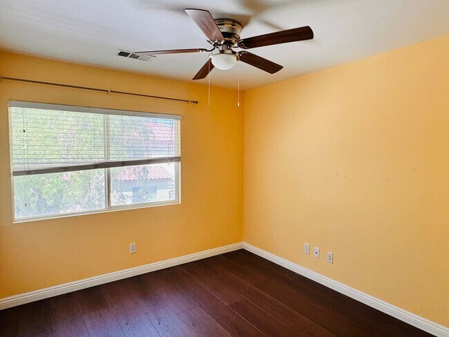 Building Photo - Home For Rent