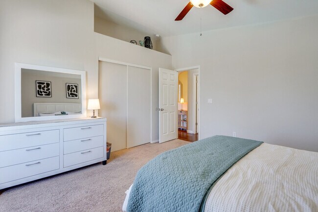 Building Photo - 1209 W Crystal Palace Pl