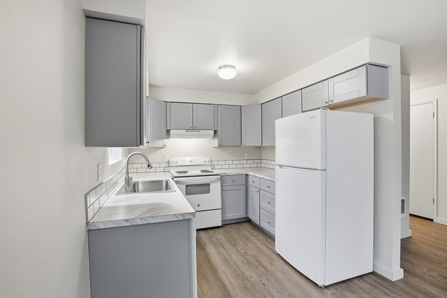 Building Photo - 10921 E 16th Ave