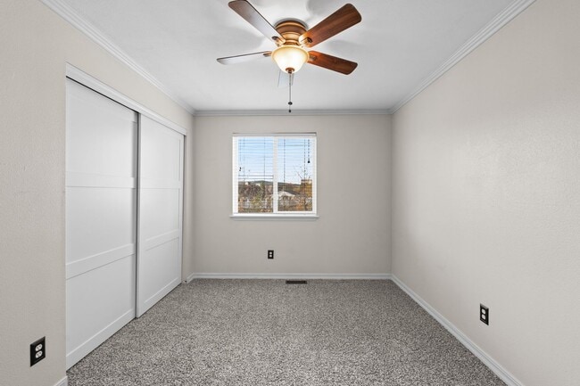 Building Photo - Liberty Lake 4 Bed 2 Bath Home that has been nicely updated