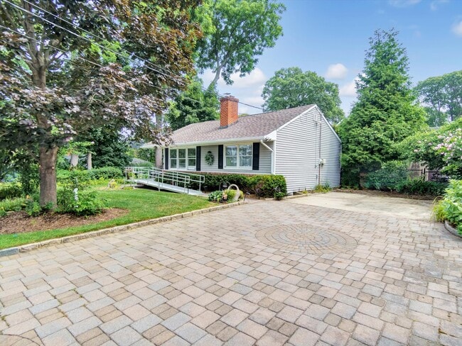 Building Photo - 157 Beaver Dr