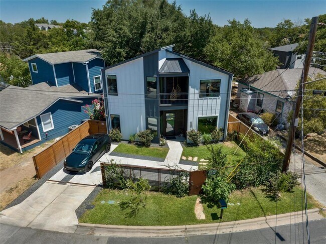 Building Photo - 1187 Oak Grove Ave