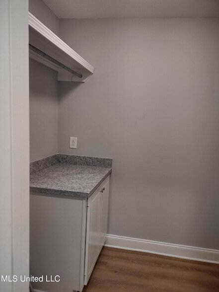 Building Photo - 599 Westfield Dr