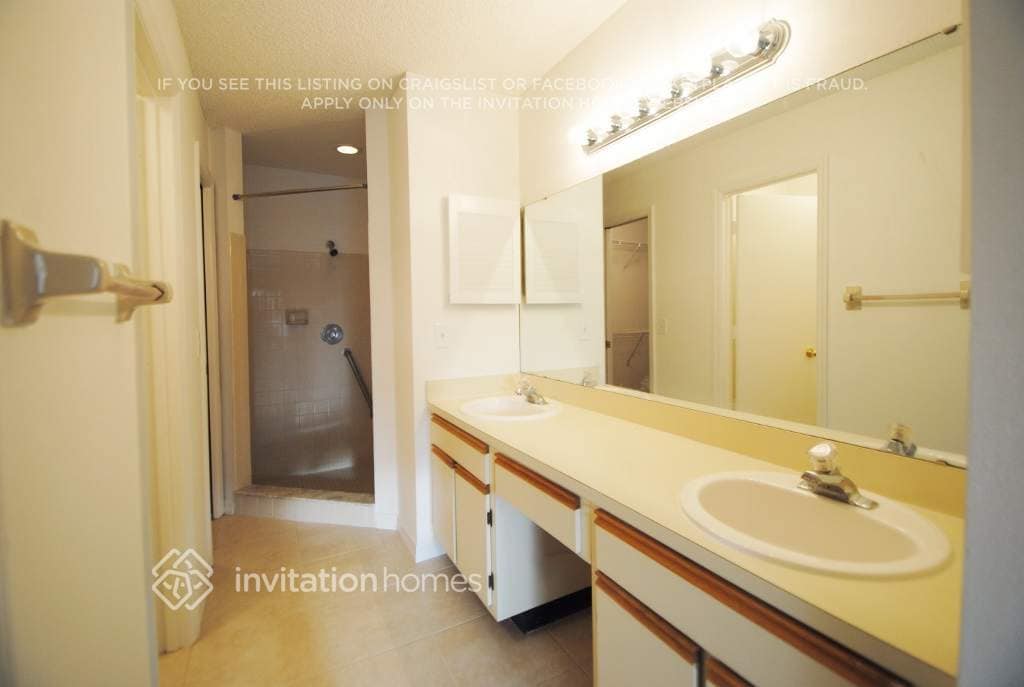 Building Photo - 8030 Excalibur Ct