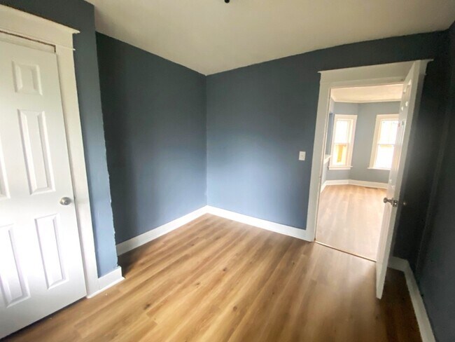 Building Photo - 528 Chenango St