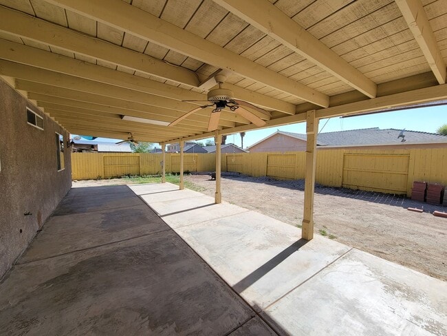 Building Photo - Beautiful Home available in Brawley