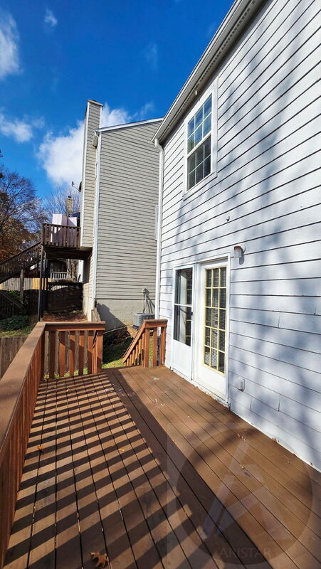 Building Photo - 1695 Barrington Overlook