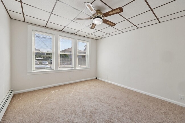 Building Photo - 153 Banta Ave