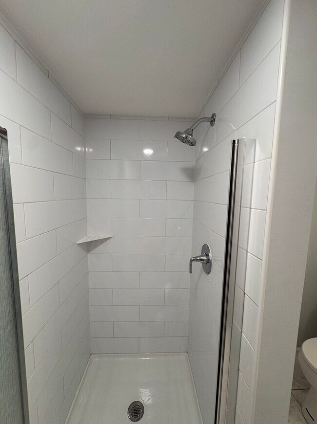 Building Photo - AVAILABLE NOW! Gorgeous, Newly Renovated 5...