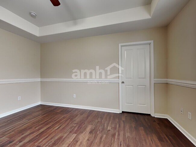 Building Photo - 60 Summer Hill Way