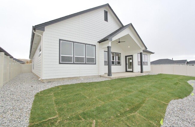 Building Photo - Stunning Brand New Home With Unobstructed ...