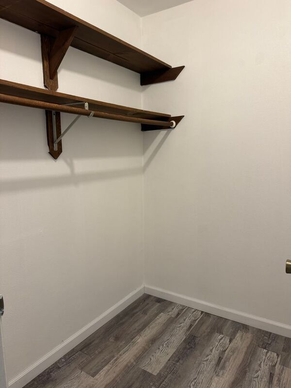 Building Photo - 915 Belle Valley Dr