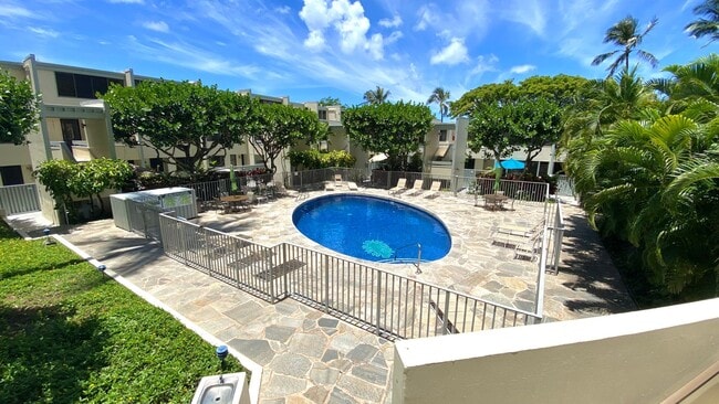 Building Photo - AVAILABLE JULY - 2 BED 2 BATH w/ 2 COVERED...
