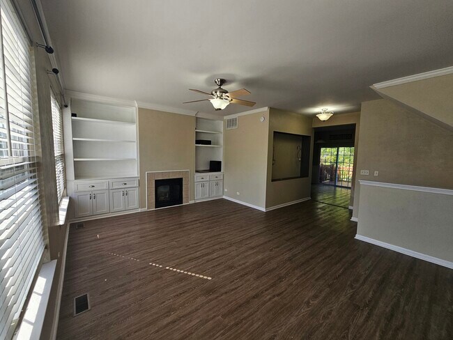 Building Photo - 2305 Hudson Cir