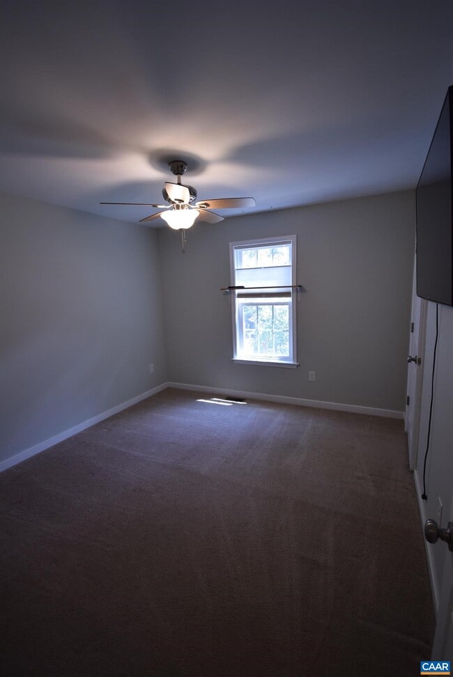 Building Photo - 41 Woodlawn Dr