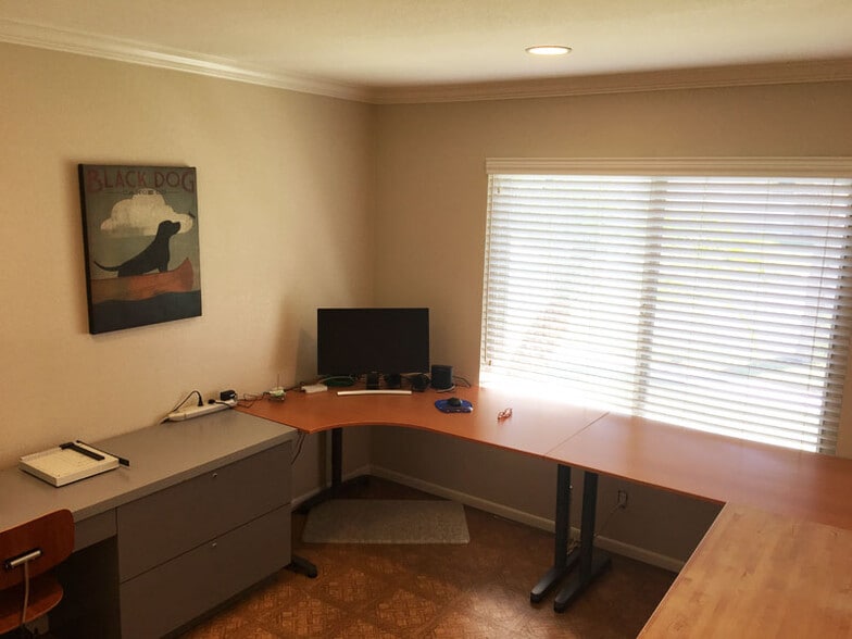 Building Photo - 498 Pierpont Dr