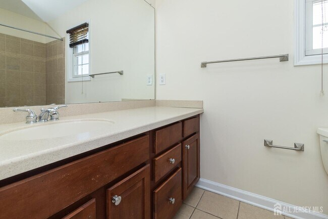 Building Photo - 4 Timber Grove Ct