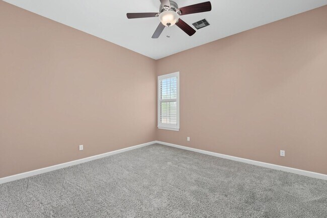 Building Photo - Welcome to this inviting Phoenix Rental - Available!
