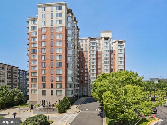 Building Photo - 2726 Gallows Rd