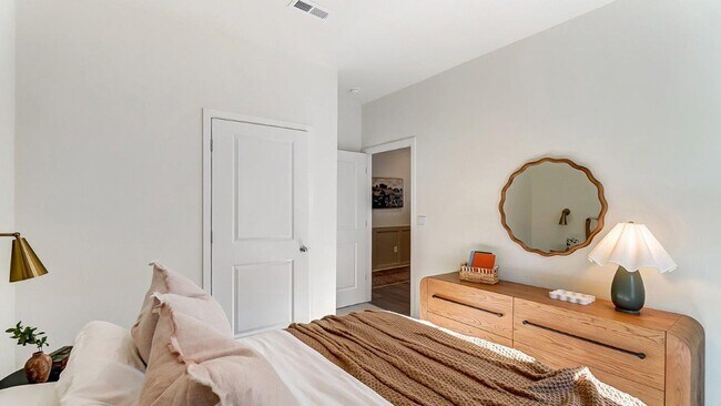 Building Photo - 406 Emily Dr