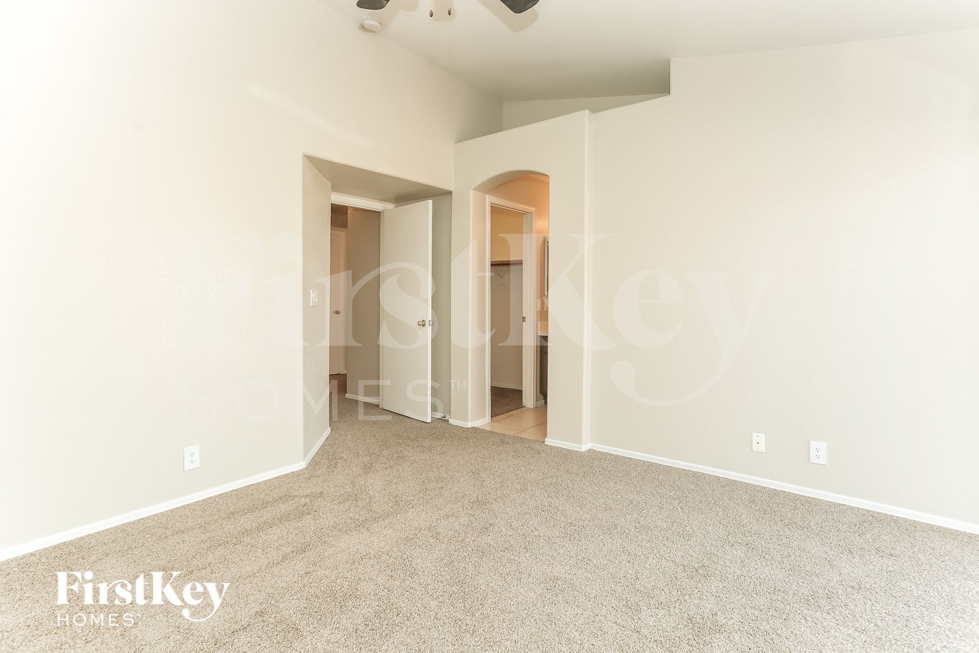 Building Photo - 5008 Camino Del Santo Pkwy