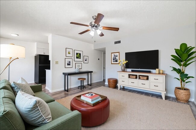 Building Photo - 2020 Baldwin St