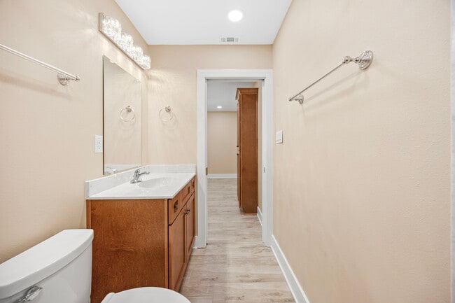 Building Photo - 1351 Sanibel Ln