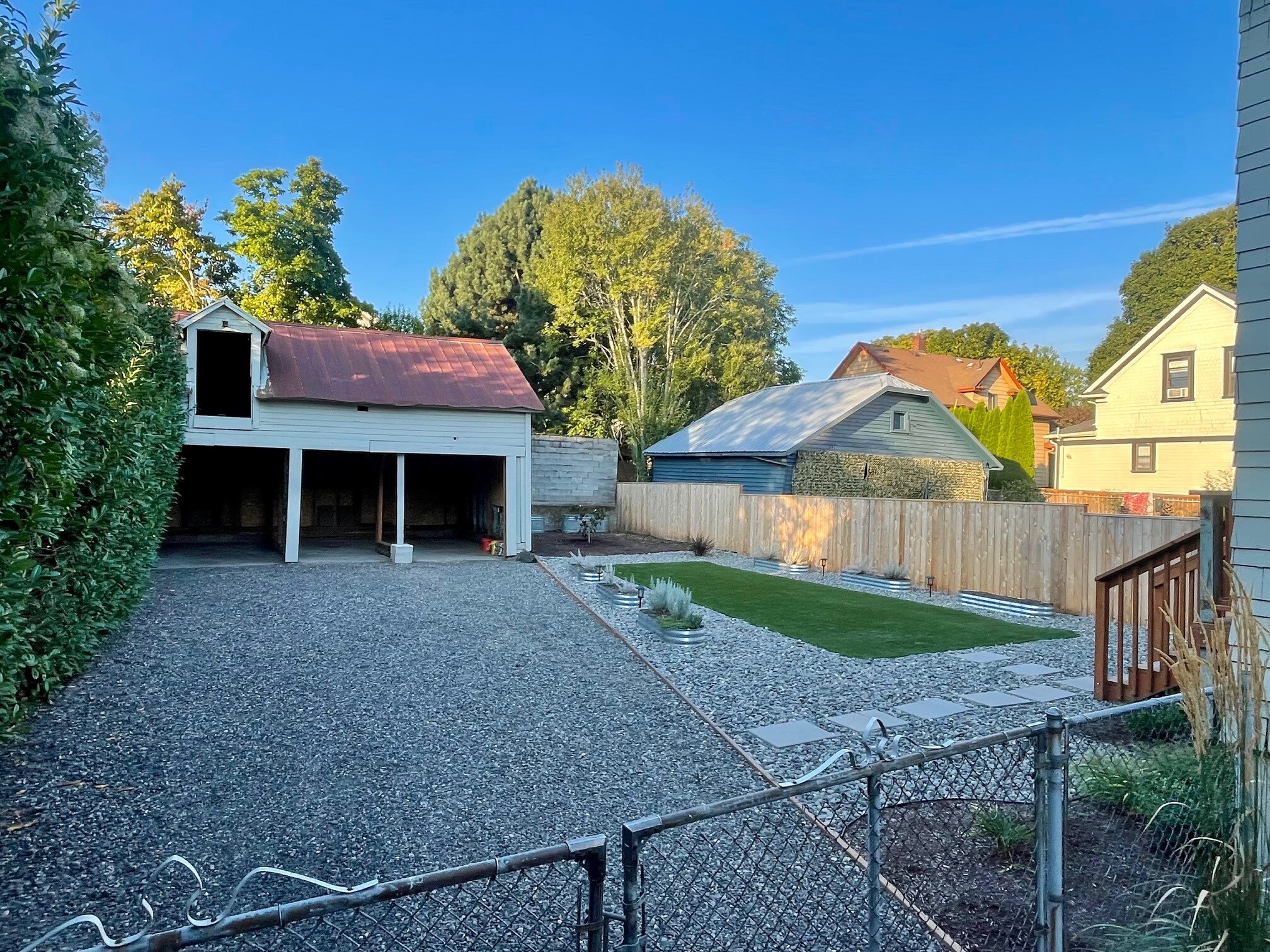 Building Photo - 619 NE Stanton St