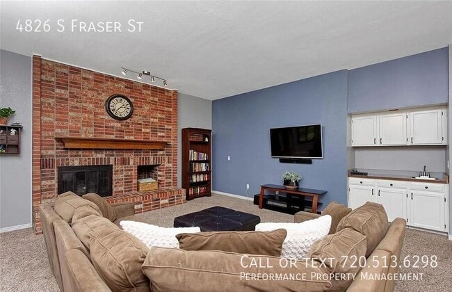 Building Photo - 4826 S Fraser St