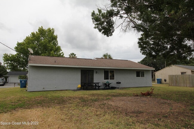 Building Photo - 992 Sable Cir SE