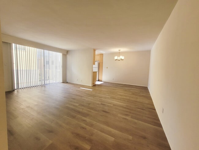 Building Photo - 1032 2nd St