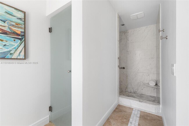Building Photo - 4902 N Travelers Palm Ln