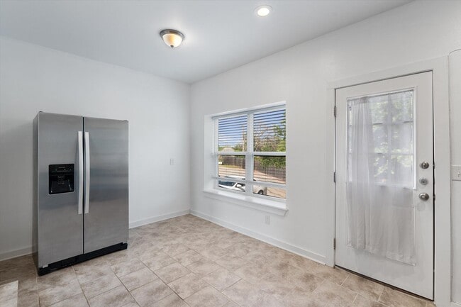 Building Photo - 6211 Manor Rd