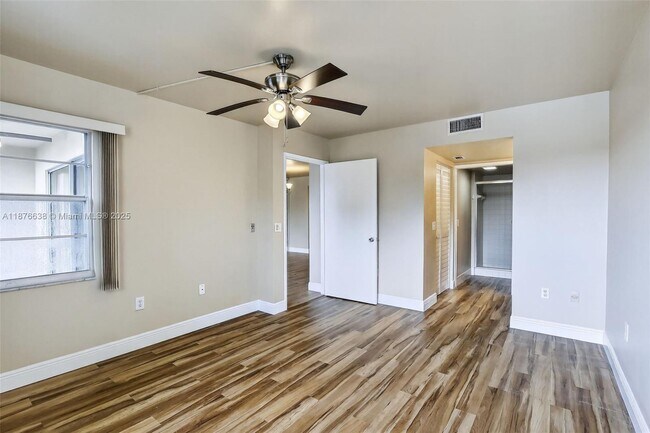 Building Photo - 1500 SW 131st Way
