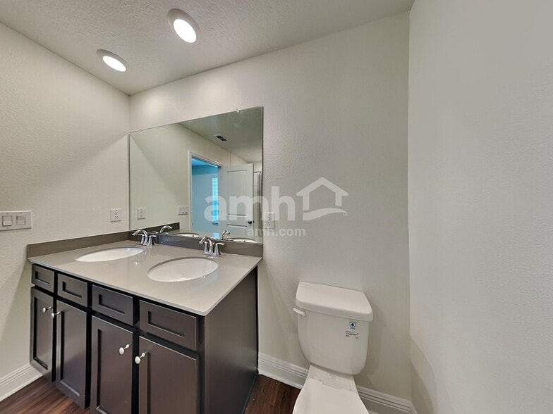 Building Photo - 27327 St Andrews Ave