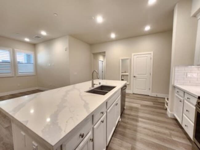 Building Photo - Upscale 2/2 Apartment in The Cannery!-$500 Off 1st Month's Rent